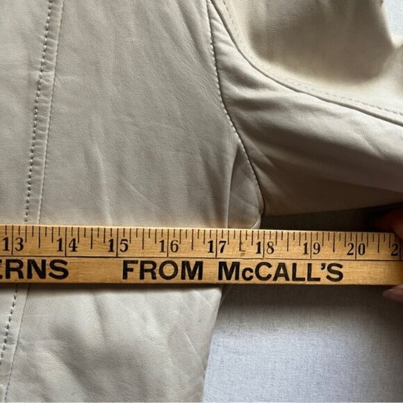 Hinge beige scoop neck zipper leather jacket Sz M - Picture 10 of 15